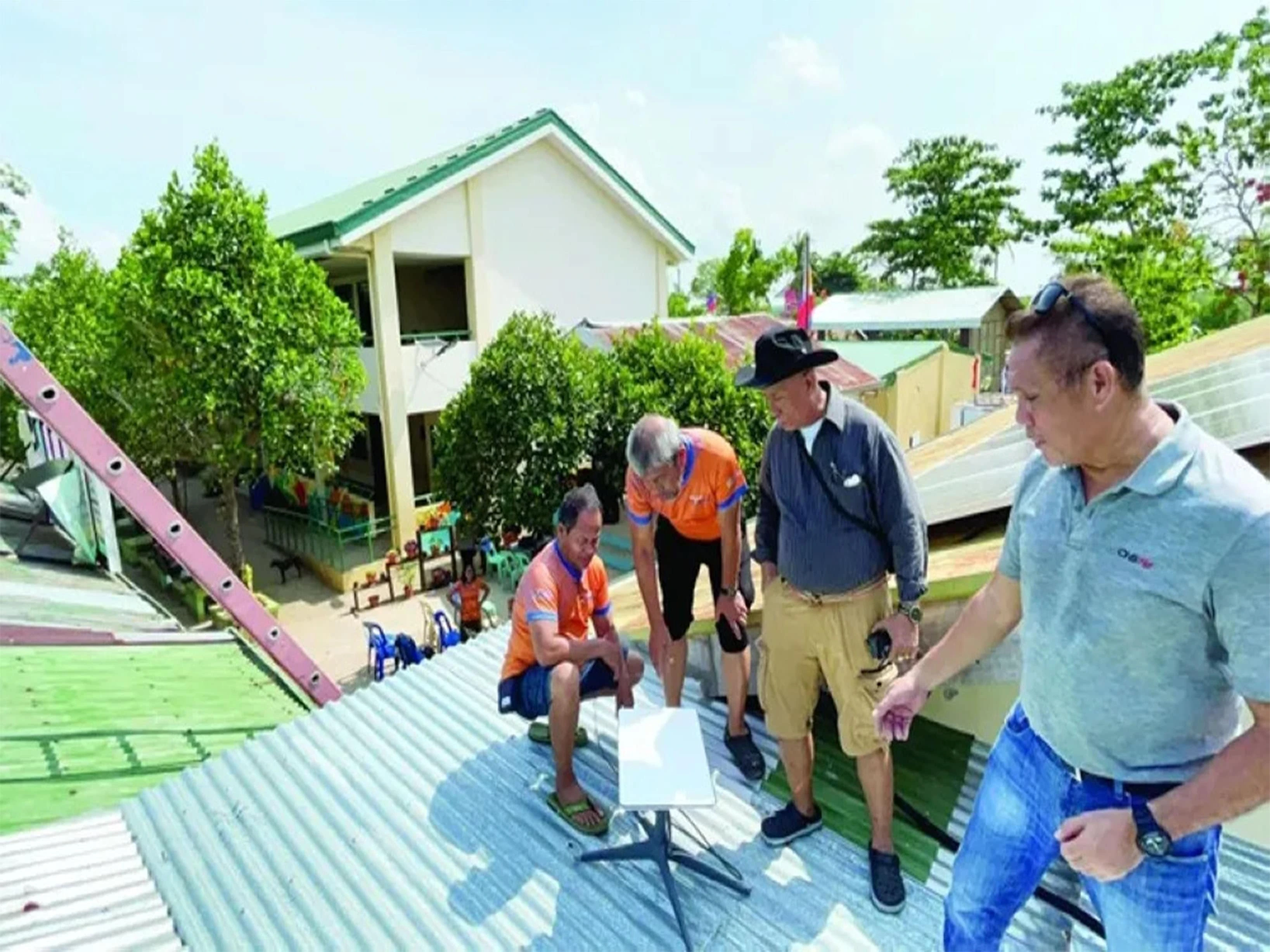 Satellite connects isolated Cebu island to the internet (Sunstar)