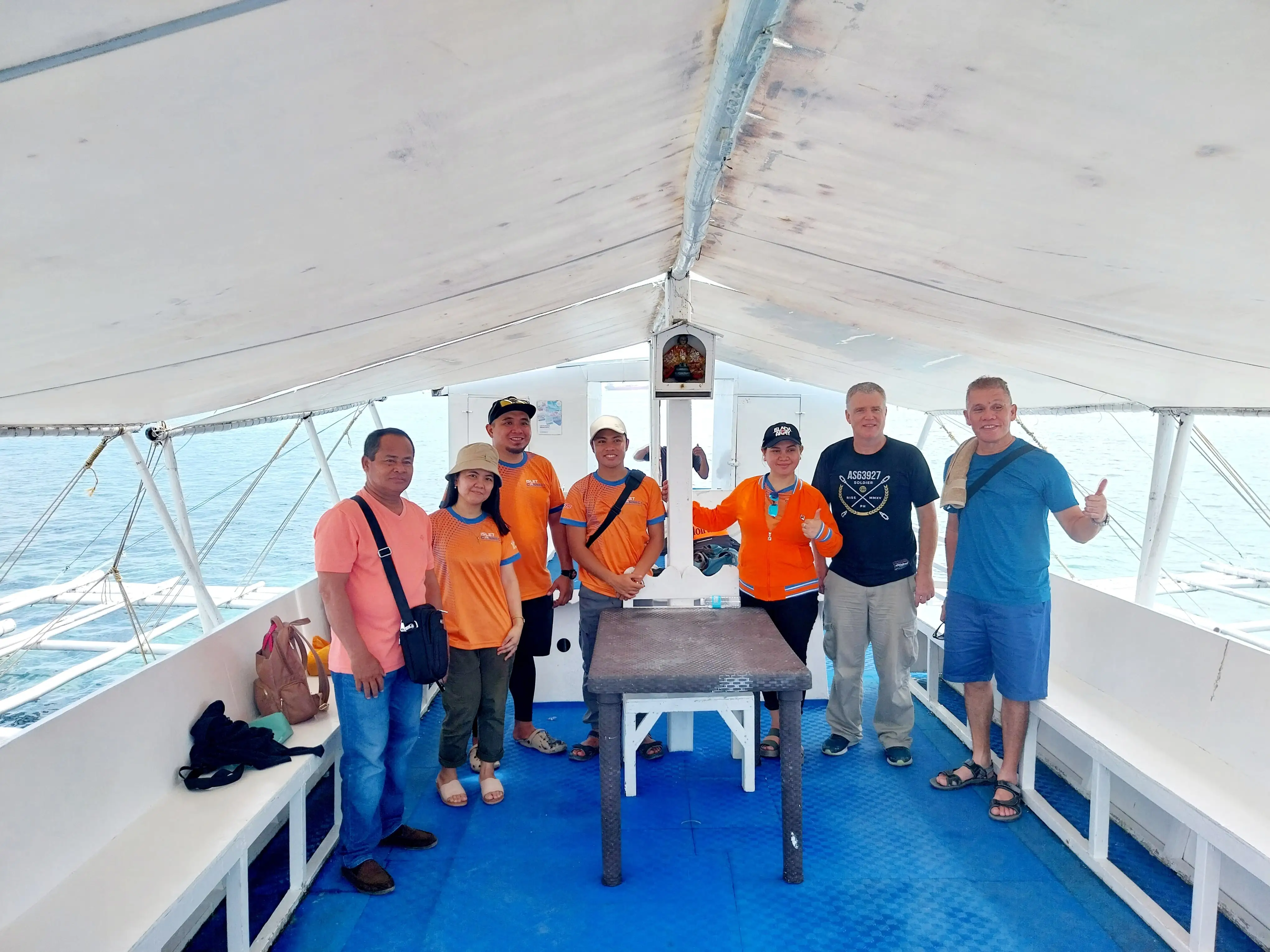 APNIC's Monitoring and Evaluation Lead Visits Gilutongan Island